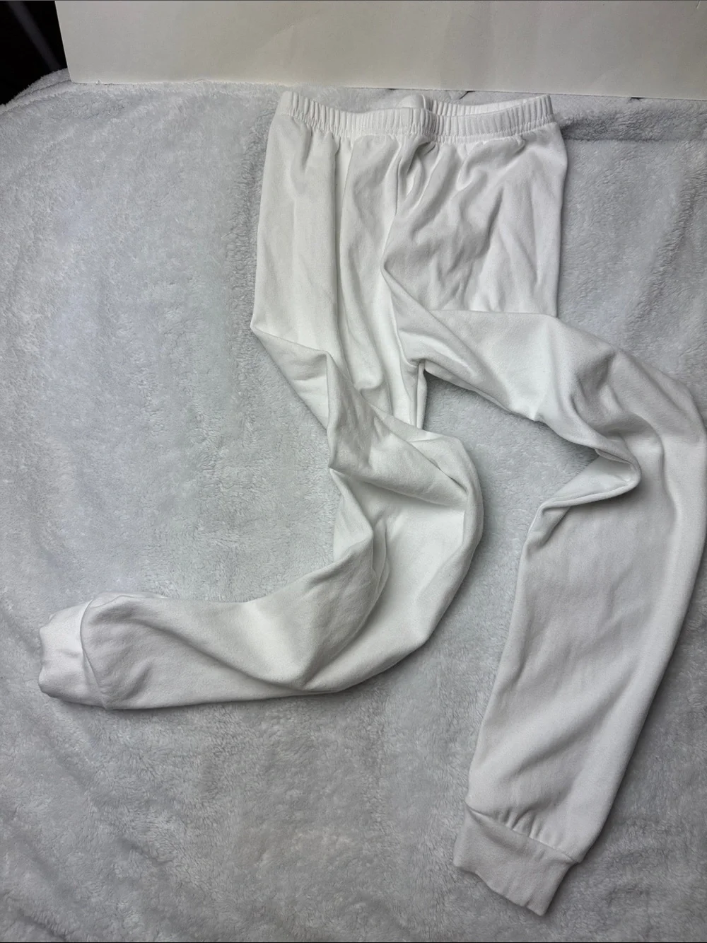 Kids White Long-Sleeve Pajama Set - Classic Comfort | Size 8
